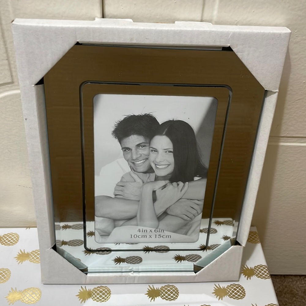 MIRROR FRAME